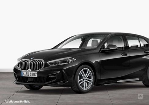 BMW 118, 2022