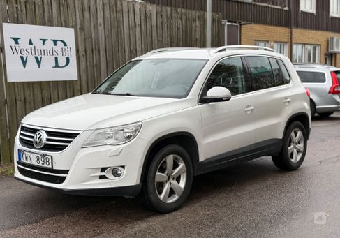 Volkswagen Tiguan, 2011