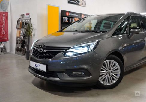 Opel Zafira, 2017