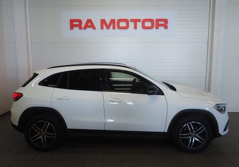 Mercedes-Benz GLA 200, 2021