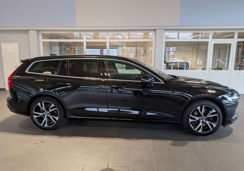 Volvo V60, 2022