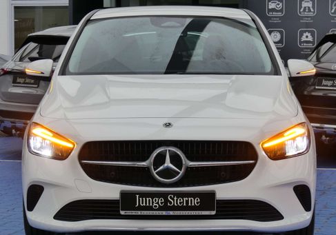 Mercedes-Benz B 180, 2024