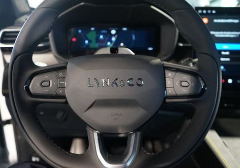 Lynk &amp; Co 01, 2025
