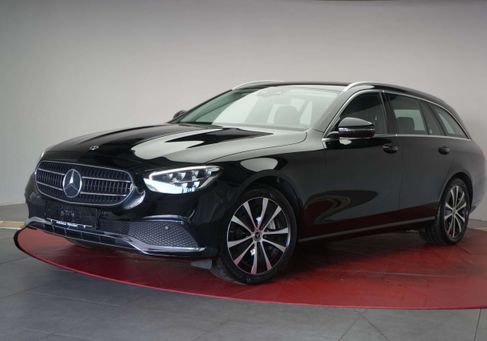 Mercedes-Benz E 300, 2022