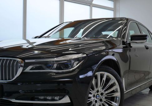 BMW 750, 2017