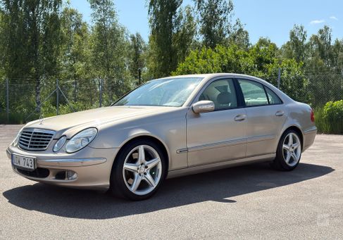 Mercedes-Benz E 500, 2002