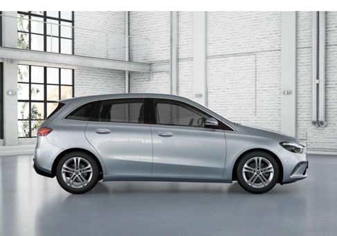 Mercedes-Benz B 180, 2025 3
