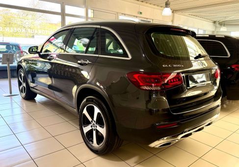 Mercedes-Benz GLC 300, 2021