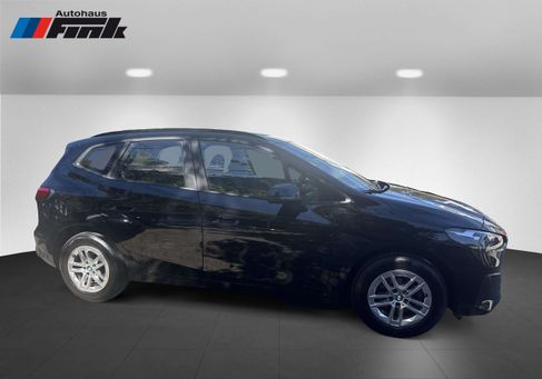 BMW 216, 2023 3