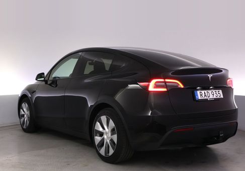 Tesla Model Y, 2023 3