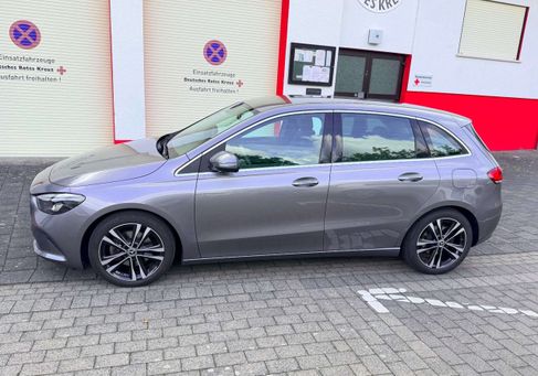 Mercedes-Benz B 200, 2020