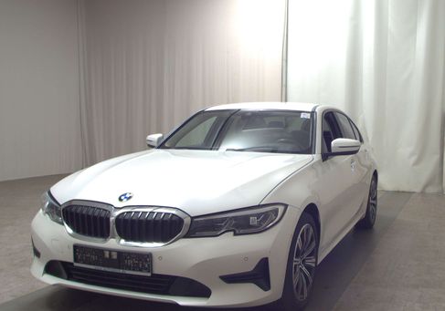 BMW 318, 2022