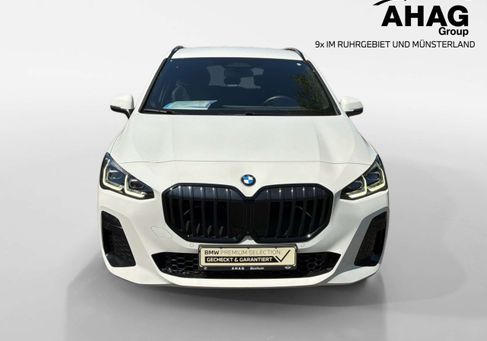 BMW 220, 2025 2
