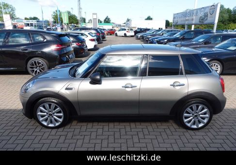 MINI ONE, 2019