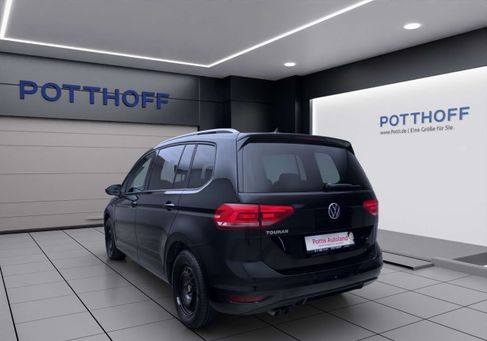 Volkswagen Touran, 2020 3