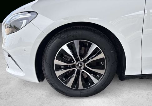 Mercedes-Benz B 180, 2025