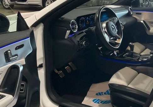 Mercedes-Benz CLA 200, 2021