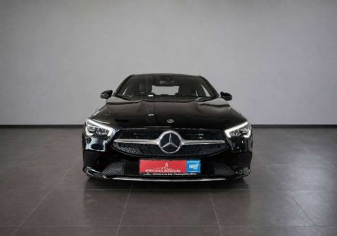 Mercedes-Benz CLA 200, 2022