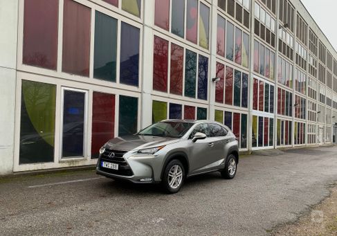 Lexus NX, 2016