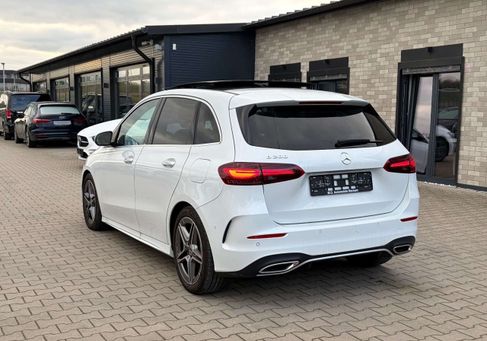 Mercedes-Benz B 200, 2024