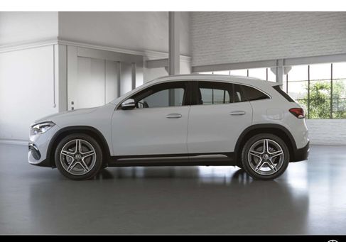 Mercedes-Benz GLA 250, 2022