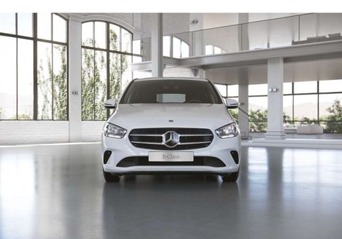 Mercedes-Benz B 180, 2021