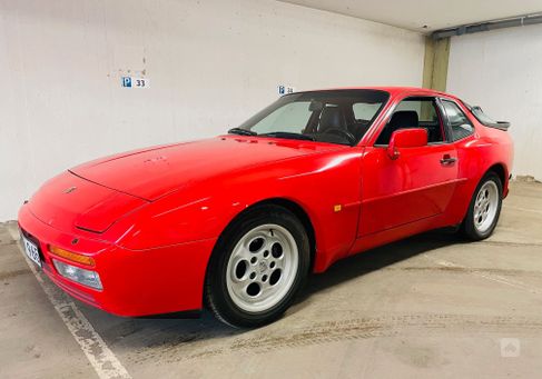 Porsche 944, 1986