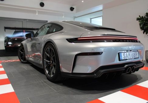 Porsche, 2025