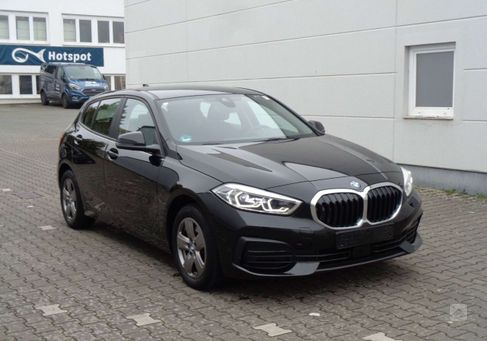 BMW 118, 2021