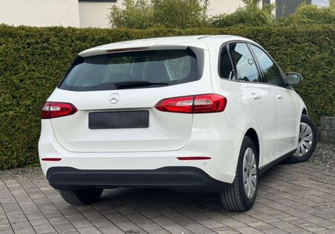 Mercedes-Benz B 180, 2020