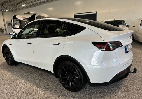 Tesla Model Y, 2023 2