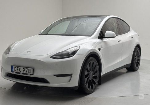 Tesla Model Y, 2023