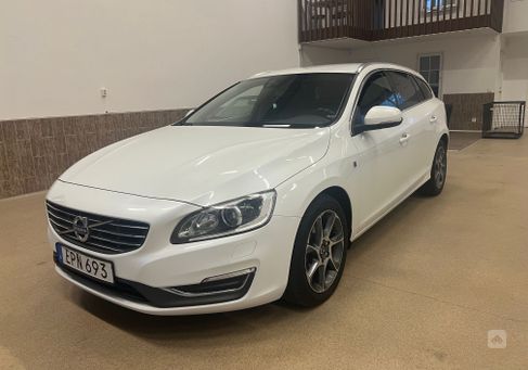 Volvo V60, 2015