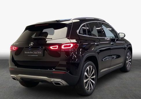 Mercedes-Benz GLA 250, 2022