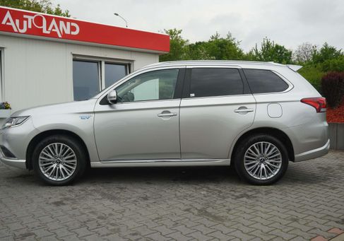 Mitsubishi Outlander, 2020