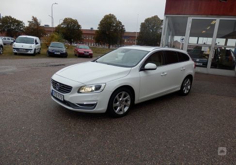 Volvo V60, 2015