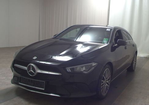 Mercedes-Benz CLA 200, 2022