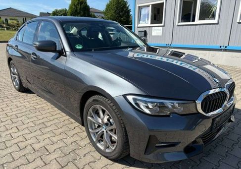 BMW 330, 2020
