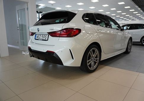 BMW 118, 2021