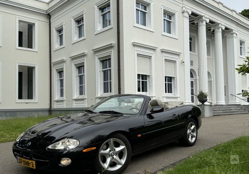 Jaguar XK8, 2000