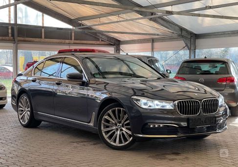 BMW 730, 2017