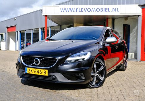 Volvo V40, 2019