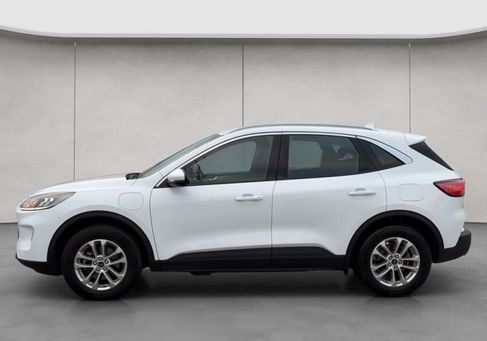 Ford Kuga, 2022