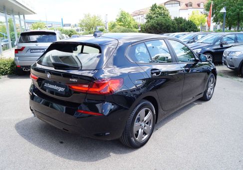 BMW 118, 2021