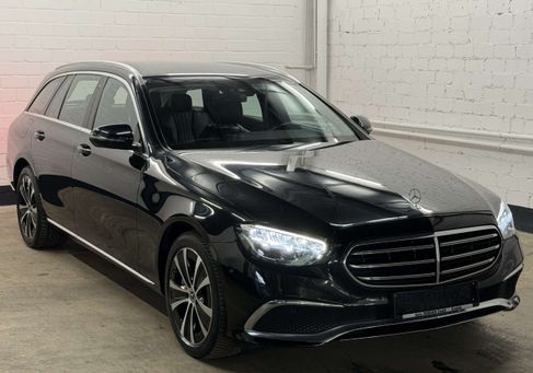 Mercedes-Benz E 300, 2022 3