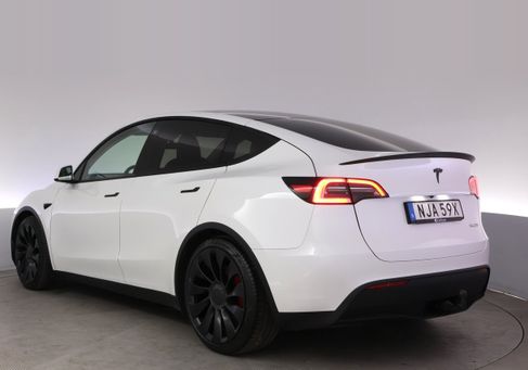 Tesla Model Y, 2024 3