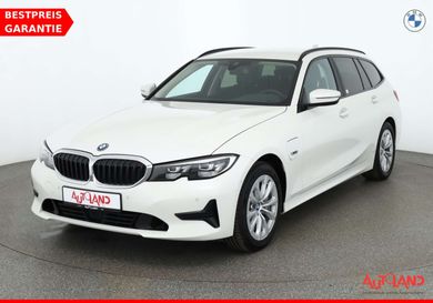 BMW 330, 2022