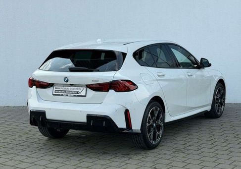 BMW 120, 2025 3