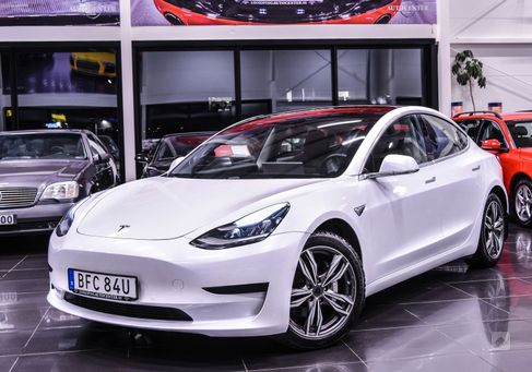 Tesla Model 3, 2020