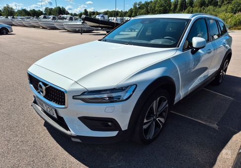 Volvo V60 Cross Country, 2022